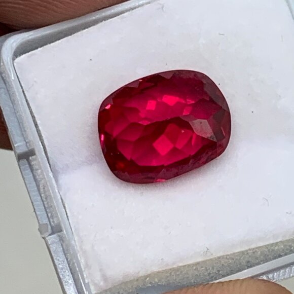 Elegant Red Gemstone ruby - Picture 13 of 13